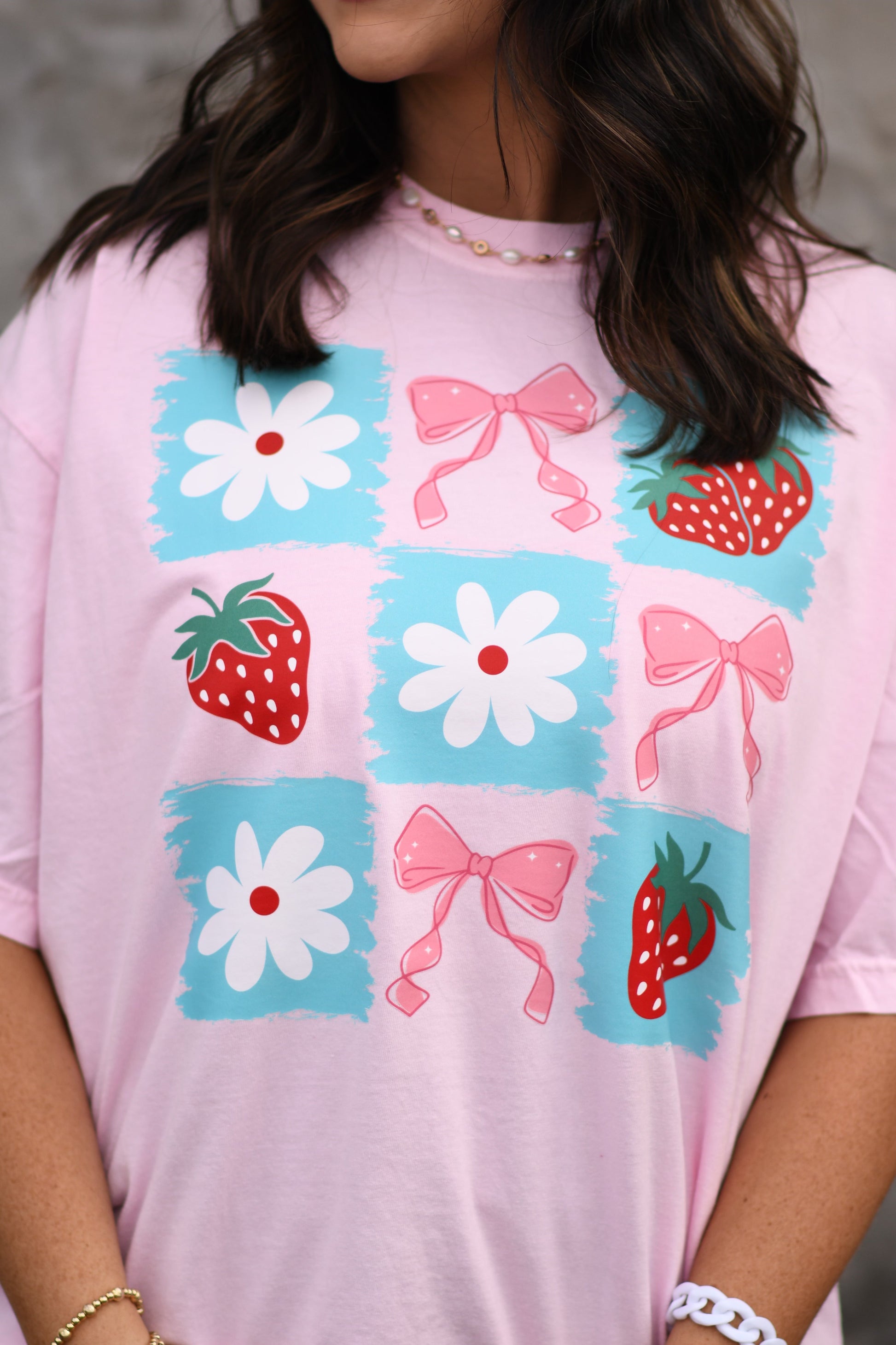 Strawberries and daisies tee