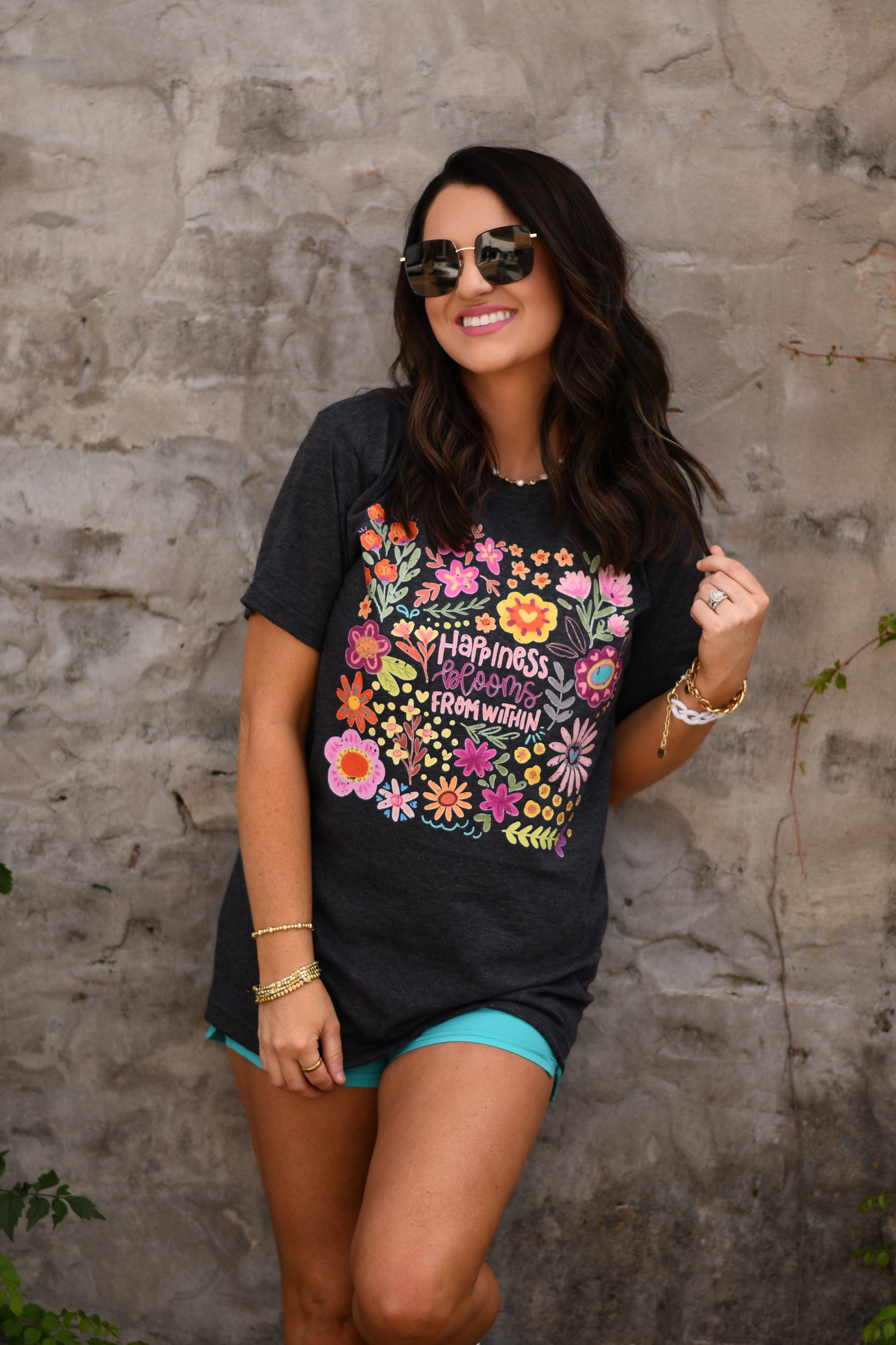 Happiness blooms tee