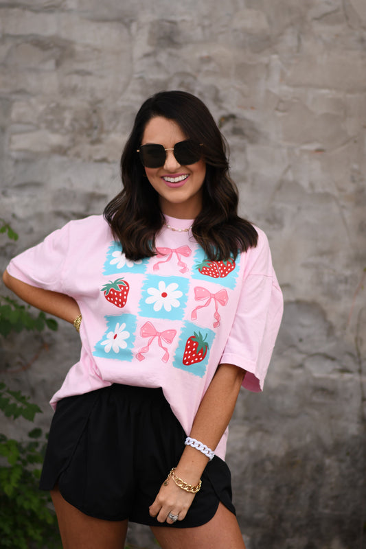 Strawberries and daisies tee