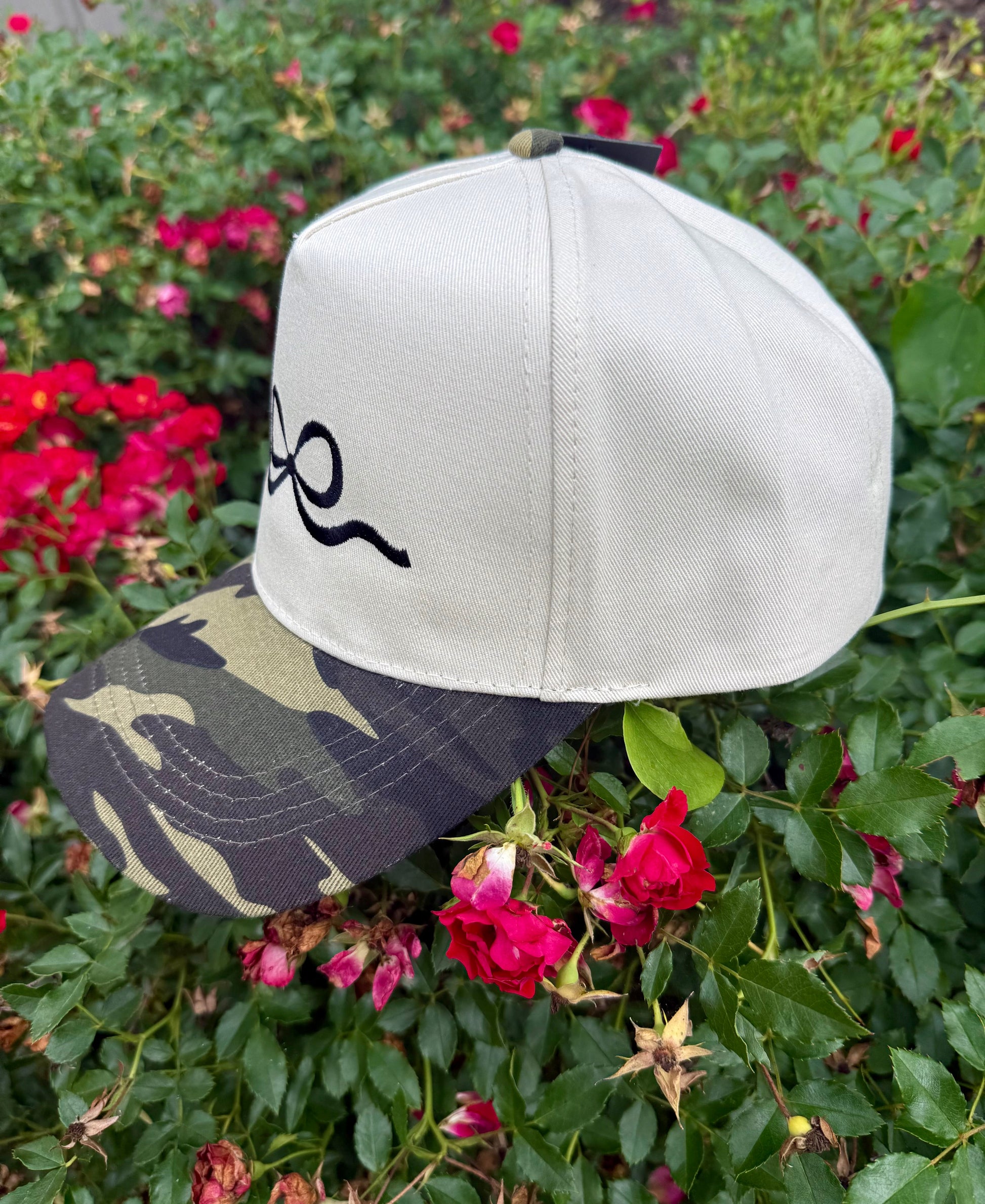 Camo embroidered bow hat