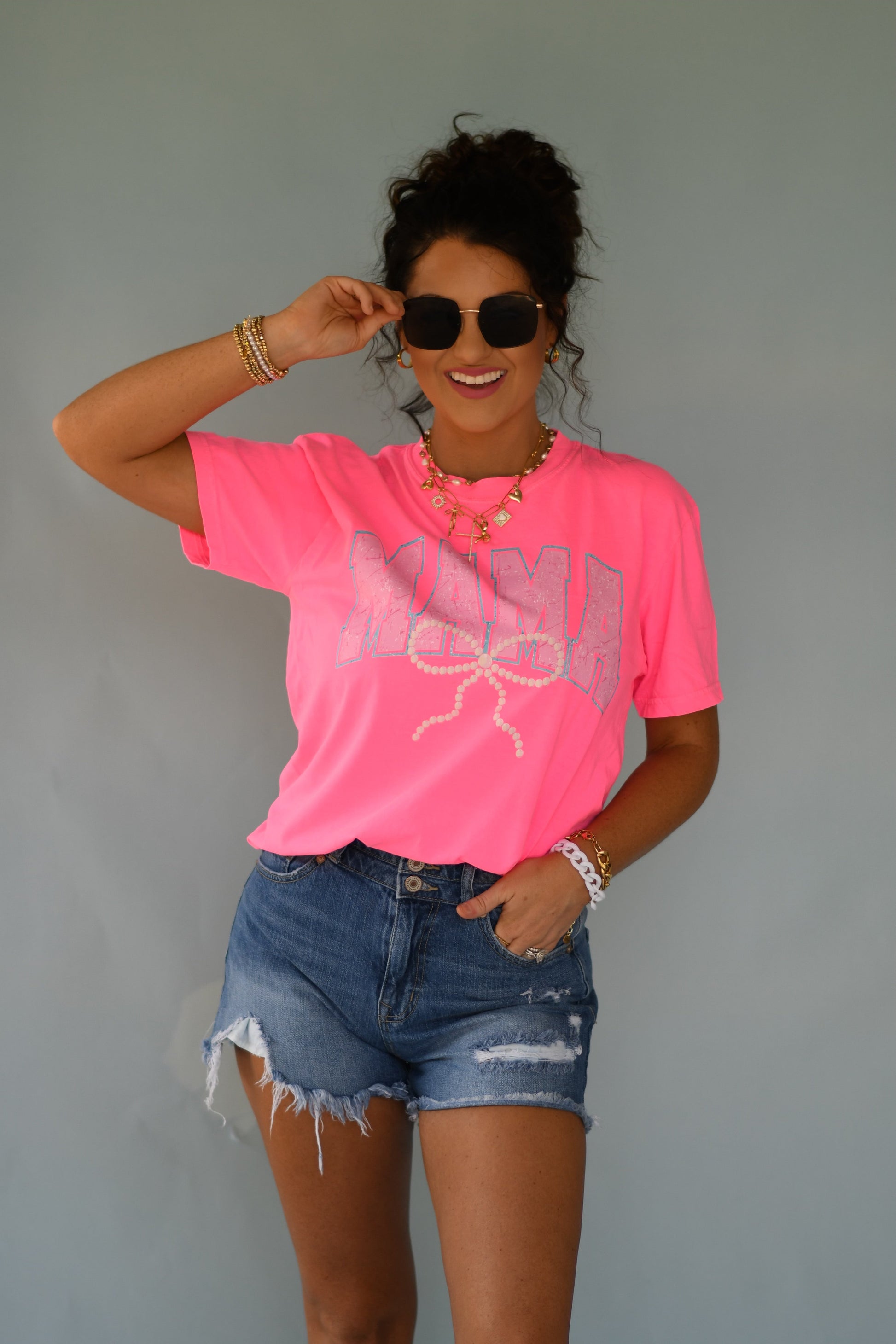 Mama neon pearl bow tee