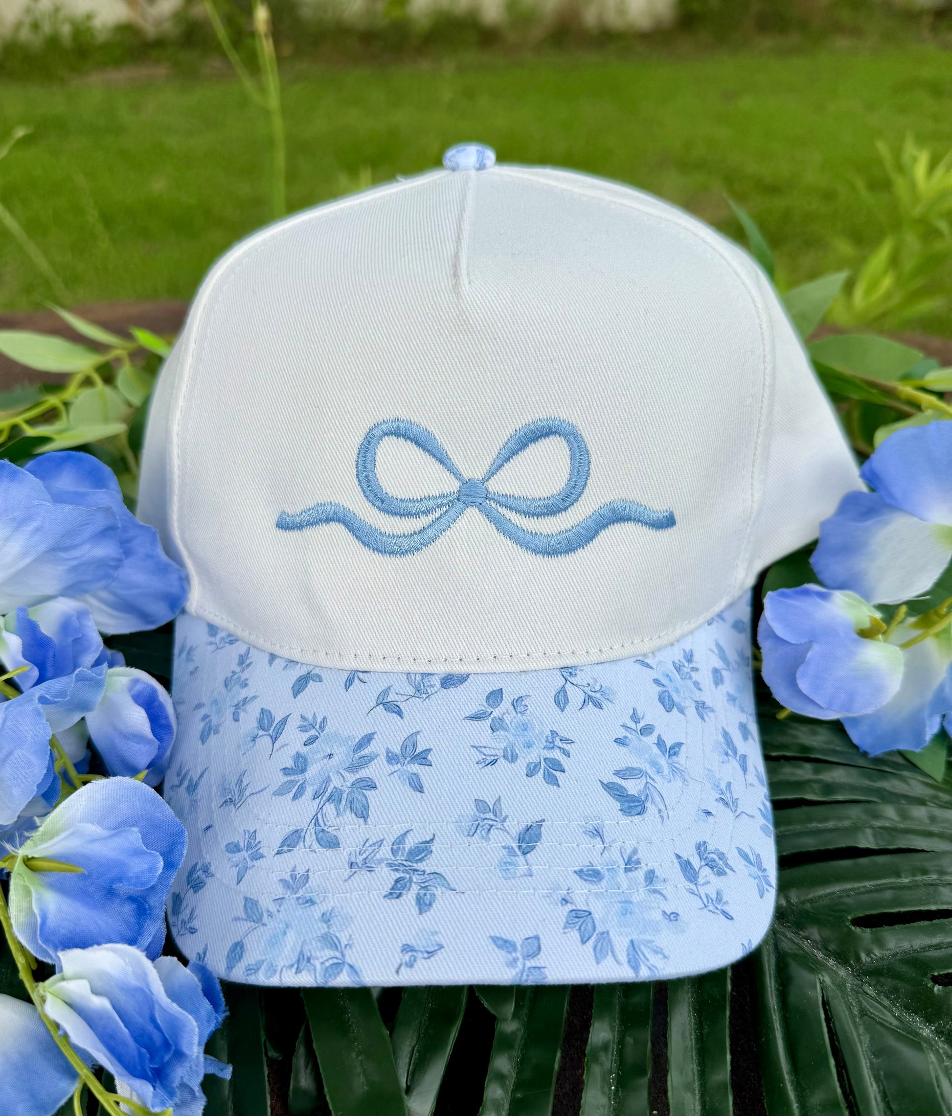 Embroidered bow hat